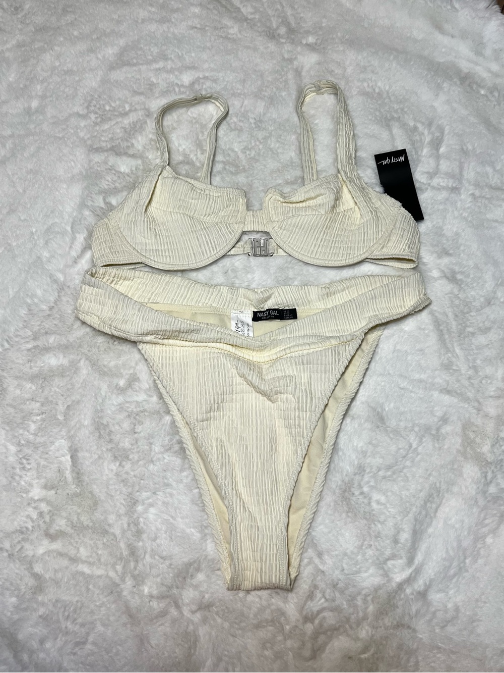 NWT Nasty Gal Cream Crinkle Ribbed Underwire Bikini Set